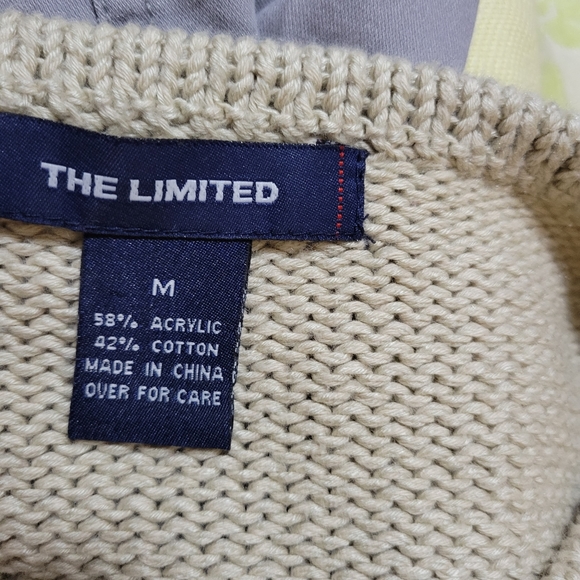 Express knitted short sleeve pullover blouse - Picture 2 of 3